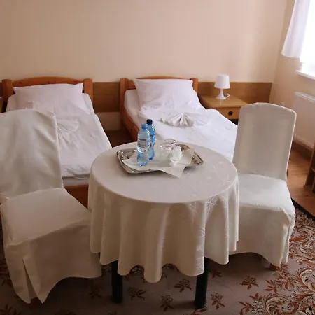 Polonia Hotel *