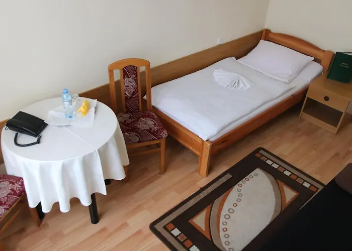 Polonia * خوينيتسا